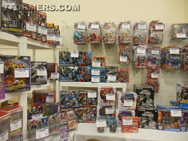 BotCon 2013   The Transformers Convention Dealer Room Image Gallery   OVER 500 Images  (333 of 582)